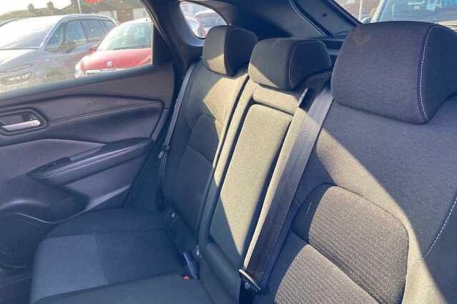 Nissan Qashqai 1.3 DiG-T MH N-Connecta 5dr