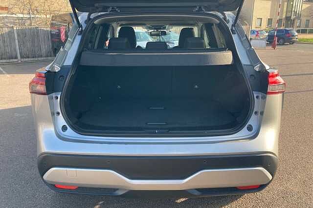 Nissan Qashqai 1.3 DiG-T MH N-Connecta 5dr