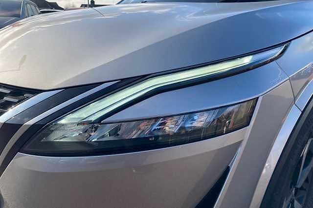 Nissan Qashqai 1.3 DiG-T MH N-Connecta 5dr