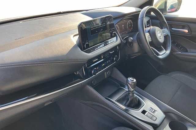 Nissan Qashqai 1.3 DiG-T MH N-Connecta 5dr