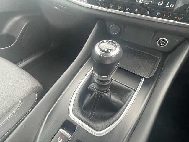 Nissan Qashqai 1.3 DiG-T MH N-Connecta 5dr