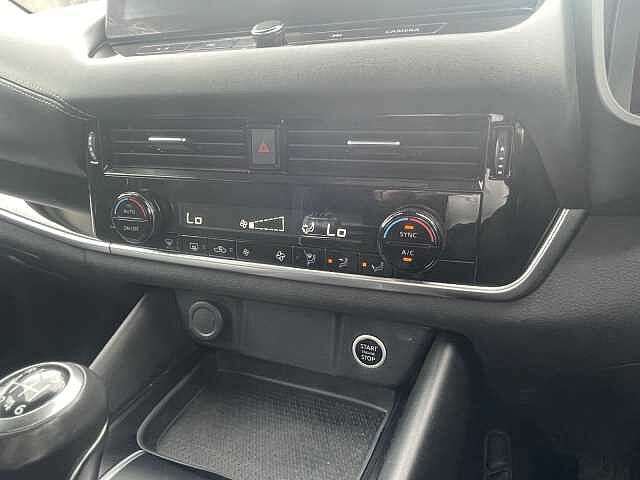 Nissan Qashqai 1.3 DiG-T MH N-Connecta 5dr