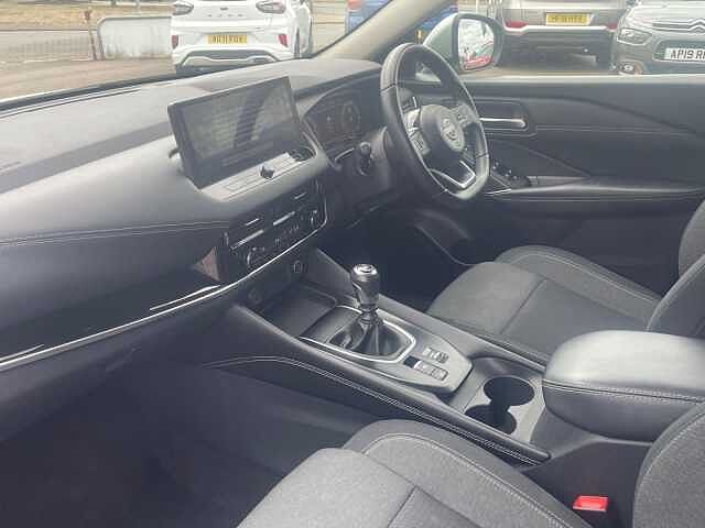 Nissan Qashqai 1.3 DiG-T MH N-Connecta 5dr