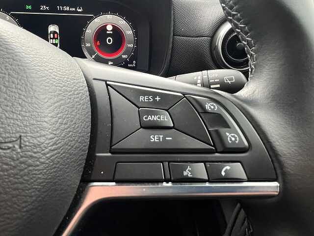 Nissan Juke 1.0 DiG-T N-Connecta 5dr