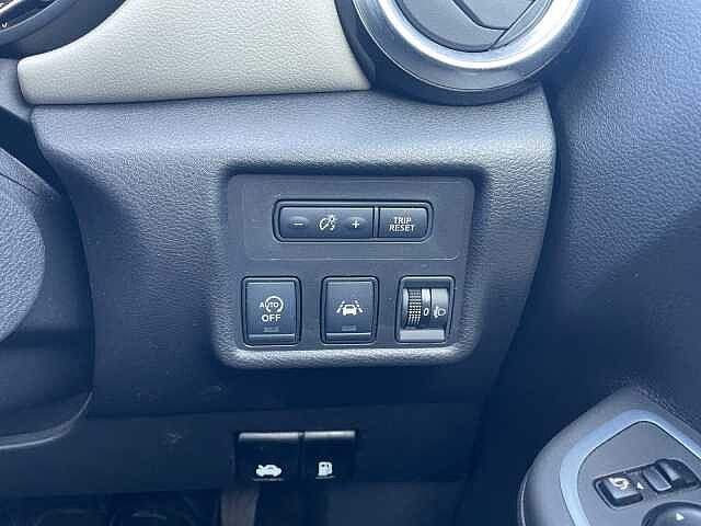 Nissan Micra 1.0 IG-T 92 Tekna 5dr CVT