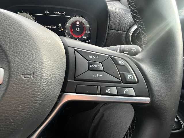 Nissan Juke 1.6 Hybrid N-Connecta 5dr Auto