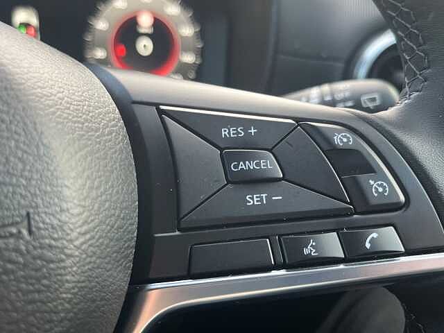 Nissan Juke 1.0 DiG-T N-Connecta 5dr