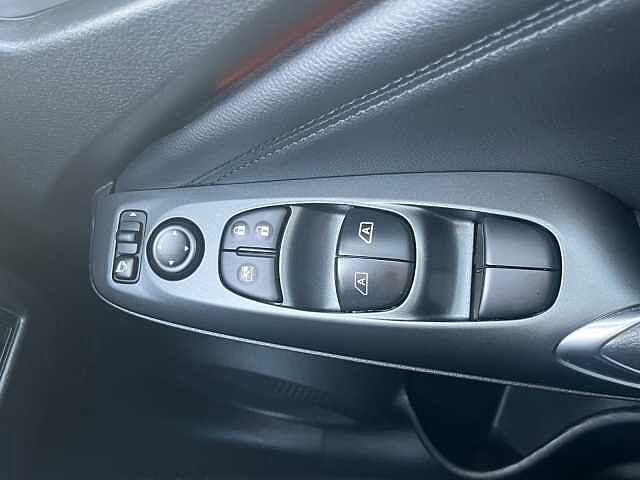 Nissan Juke 1.0 DiG-T N-Connecta 5dr