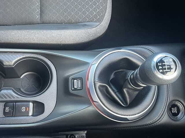 Nissan Juke 1.0 DiG-T N-Connecta 5dr