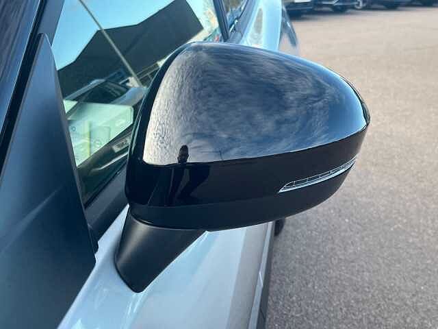 Nissan Juke 1.0 DiG-T N-Connecta 5dr